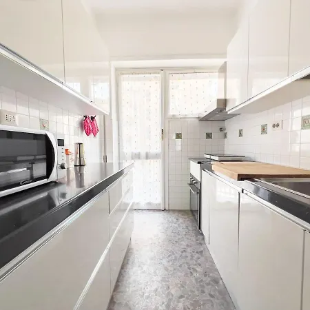 Vintage Charm & Comfort - Garbatella Apartment